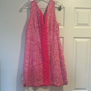 Super cute/flattering Lilly Pulitzer shift dress.